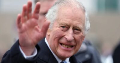 ملك بريطانيا يجري أول زيارة إلى الخارج منذ تولي العرش