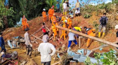 ضحايا الانهيار الأرضي في إندونيسيا يرتفع إلى 21