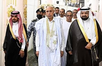 بعد زيارة المسجد النبوي.. الرئيس الموريتاني يغادر المدينة المنورة
