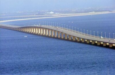 “جسر الملك فهد” يسجل عبور أعلى عدد مسافرين في تاريخه