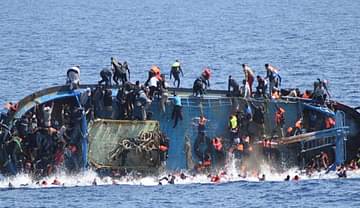 تونس.. انتشال 19 جثة لمهاجرين غير شرعيين بعد غرق قاربهم