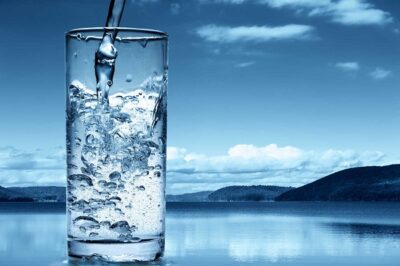 شرب الماء في رمضان.. الكمية والتوقيت الأنسب للصائم
