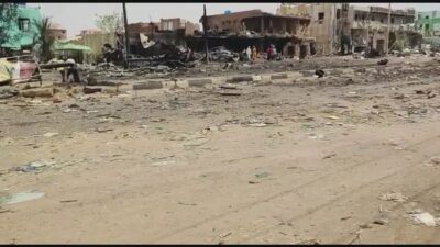 رغم تمديد الهدنة.. قصف عنيف واشتباكات دامية في الخرطوم وبحري