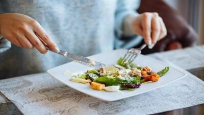 5 نصائح عند تناول وجبة العشاء اتبعها للمحافظة على صحتك