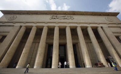 حبس محامٍ «مخمور» دافع عن متهم بقضية مخدرات في مصر!