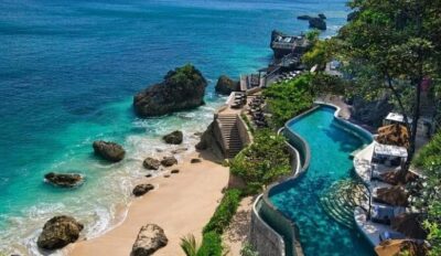 “بالي” الإندونيسية تفرض رسوم دخول 10 دولارات على زائريها