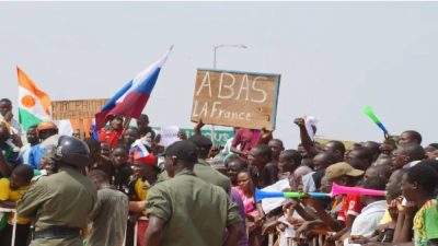 علاقات فرنسا والنيجر تقترب من الانهيار