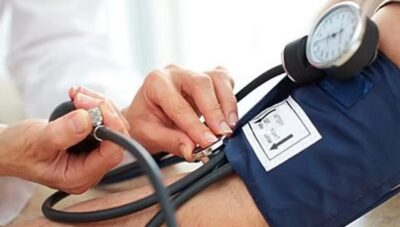 يمكن أن تصبح بديلًا للأدوية في بعض الحالات.. طبيبة تكشف 3 أشياء تضبط مستوى ضغط الدم