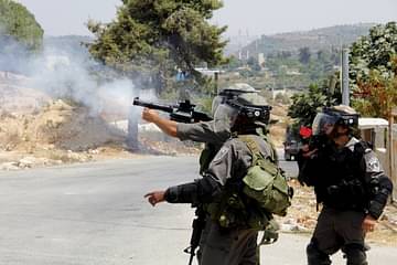 إصابة فلسطينيين برصاص جيش الاحتلال قرب مدينة رام الله