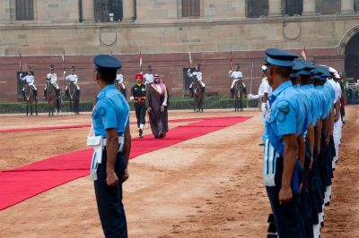 ولي العهد يلتقي رئيسة جمهورية الهند في القصر الرئاسي بـ “نيودلهي”