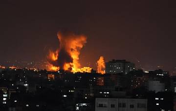 طائرات الاحتلال الإسرائيلي تقصف قطاع غزة