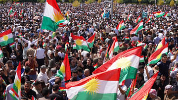 العراق.. آلاف الموظفين يتظاهرون في كردستان احتجاجاً على تأخّر دفع رواتبهم