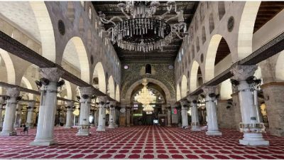 إسرائيل تفرض قيودا مشددة على دخول المسجد الأقصى
