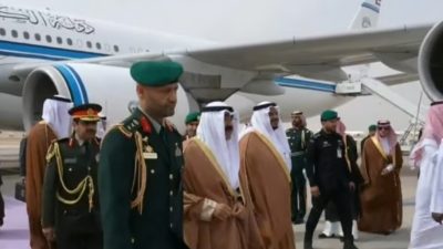 ولي عهد الكويت يصل الرياض للمشاركة في القمة العربية الإسلامية