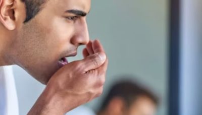 ليس الارتجاع المريئي أو التهاب اللوزتين فقط.. سببٌ تجهله لـ”رائحة الفم الكريهة”