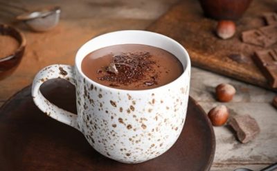 لا للإضافات.. 4 خطوات لـ”كوب صحي من الشوكولاتة الساخنة” في توضيح رسمي