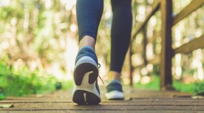 دراسة: المشي يقلل خطر إصابة النساء بسرطان الثدي