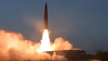 رغم تحذيرات سول وطوكيو.. كوريا الشمالية تطلق صاروخا باليستيا