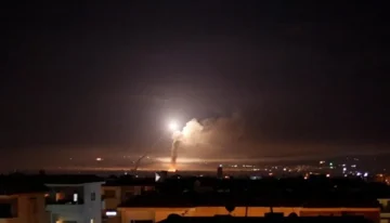 المرصد السوري: قصف صاروخي إسرائيلي على مواقع قرب ريفي دمشق الغربي والقنيطرة