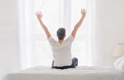 8 عادات ينبغي تجنبها ليلًا للاستيقاظ منتعشًا كل صباح !