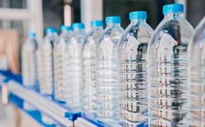 نشتريها كلنا.. دراسة تفجر معلومة صادمة حول زجاجات المياه