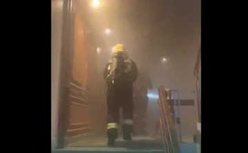 الدفاع المدني بالرياض يخمد حريقاً في مبنى