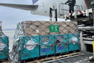 وصول الطائرة الإغاثية السعودية الرابعة تحمل 72 طنَّ مساعداتٍ للشعب الأوكراني