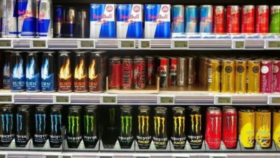 سكري وموت للجنين.. 6 مخاطر لمشروبات الطاقة يُبرزها “صحي الرياض الأول”