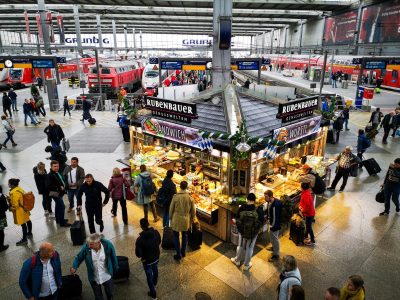 تحذير للسعوديين: إلغاء جميع رحلات مطار “ميونخ” الألمانية .. الإضراب يشلُّ الحركة تمامًا