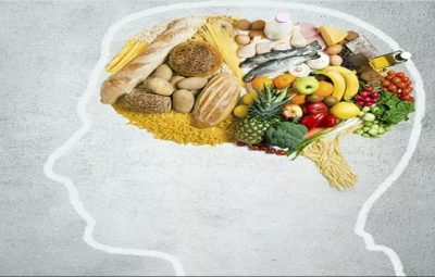 خبراء تغذية يكشفون عن مجموعة أطعمة تُحَسّن المزاج وتُعزز عمل الدماغ