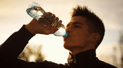 الصحة: 5 فوائد لشرب ثمانية أكواب ماء يوميا