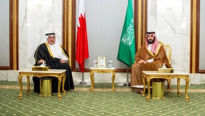 ولي العهد يستقبل نظيره البحريني ويستعرضان العلاقات الثنائية بين البلدين