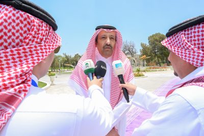 استعداداً لموسم صيف هذا العام .. أمير الباحة يتفقد عدد من المواقع والمتنزهات السياحية
