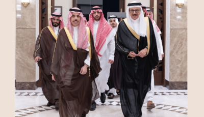وزير الخارجية يصل البحرين للمشاركة في الاجتماع التحضيري لمجلس الجامعة العربية