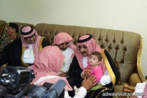 الأمير محمد بن نايف ينقل تعازي القيادة إلى أسرة شهيد الواجب  “تركي الرشيد”