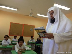 معلم يبتكر طريقة جديدة في تدريس القرآن الكريم بالطائف