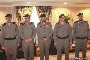 مدير شرطة مكة يقلد عدداً من الضباط رتبهم الجديدة بعد صدور الأمر السامي بترقيتهم