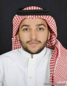 الإعلامي أحمد الأحمدي يتلقى التهاني بعد تخرجه من كلية علوم التأهيل الطبي بجامعة طيبة