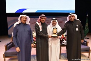 “العنيزان” يحصد جائزة الموظف المثالي لعام 1435هـ في جامعة الملك سعود