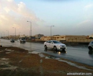 هطول أمطار متوسطة إلى غزيرة على مدينة الرياض صباح اليوم