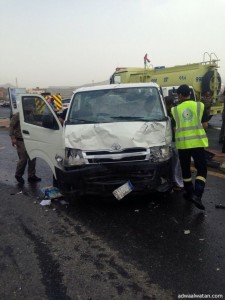 حادث حافلة على طريق بلجرشي الباحة ينتج عنه 10 إصابات