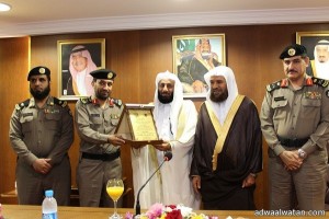 نائب مدير شرطة مكة المكرمة يدشّن حملة “الأمن الفكري”