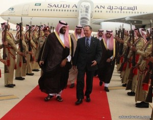 الأمير فيصل بن الحسين يستقبل ولي ولي العهد لدى وصوله عمّان في زيارة للأردن