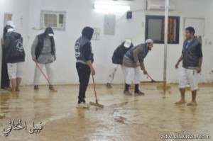 فريق “حنا أهل ” يقوم بحملة تنظيف المساجد في الأحياء المتضررة