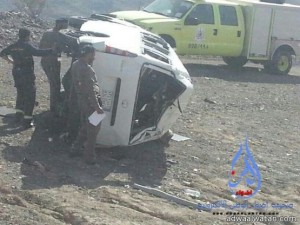 وفاة  طالبة وإصابة  15 إثر انقلاب باص نقل طالبات جامعة طيبة بالحناكية
