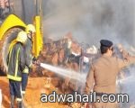 مدني بريدة يخمد حريقا بسوق التمور استمر (7) ساعات