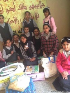 طالبات ابتدائية الحفيرة للبنات بالشملي يوزعن وجبة المحتاج  بالتنسيق مع جميع البر الخيرية
