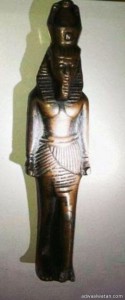 القبض على وافد بحوزته قطعة أثرية لتمثال فرعوني بالمدينة المنورة