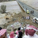 مدني المجمعة يواصل عمليات الإنقاذ والإخلاء جراء الأمطار الغزيرة