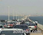جسر الملك فهد يشهد ازدحاما منقطع النظير من المسافرين للبحرين  تزامنا مع إجازة اليوم الوطني